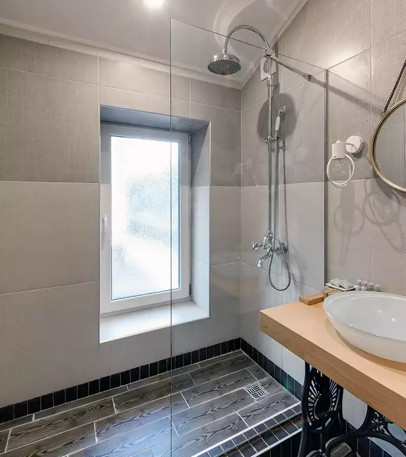 Proshower - fixed glass shower panel